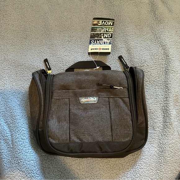 SwissGear Bags Nwt Swiss Gear Toiletry Bag Poshmark